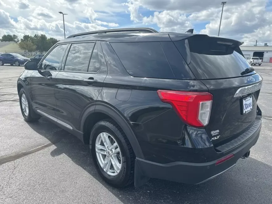 2020 Ford Explorer XLT photo 1