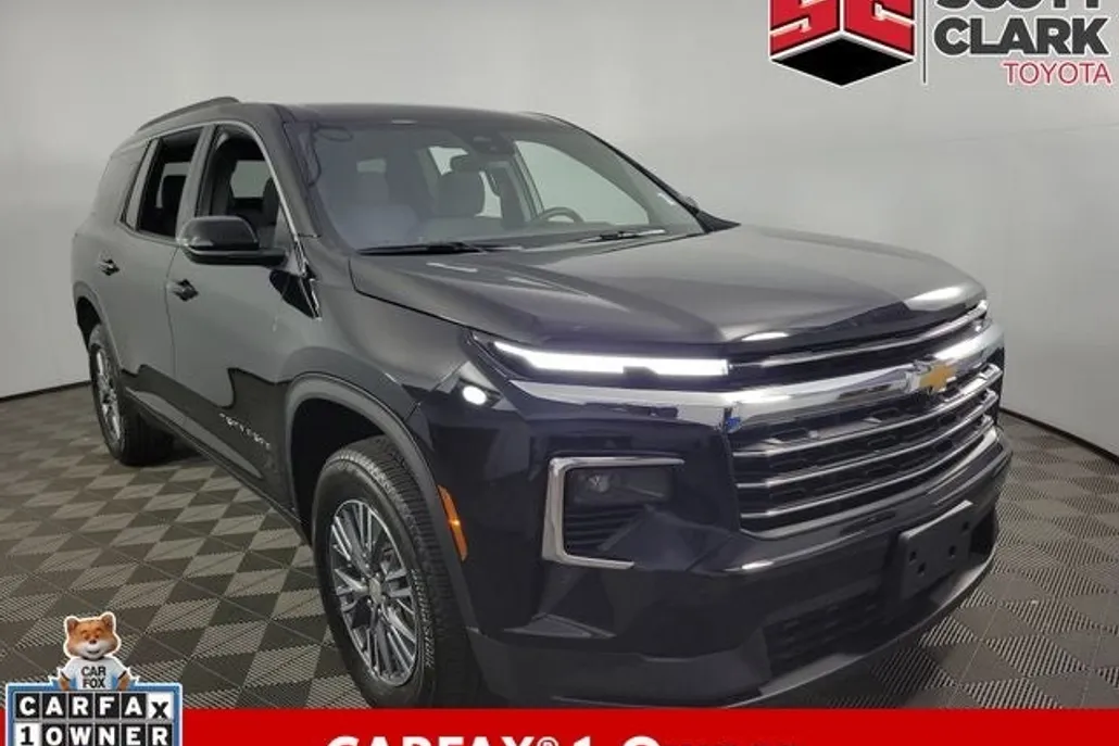 2025 Chevrolet Traverse photo 1