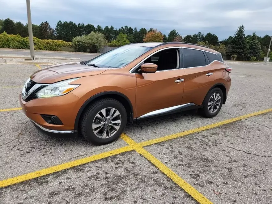 2016 Nissan Murano SV photo 1
