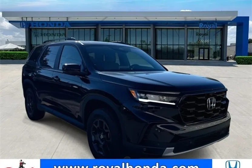 2025 Honda Pilot TrailSport photo 1