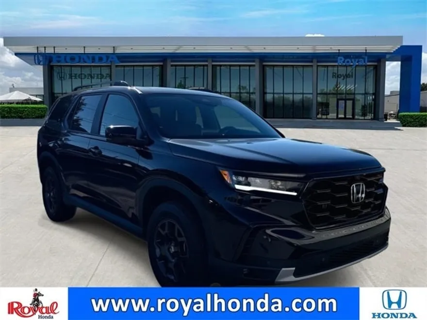 2025 Honda Pilot TrailSport photo 1