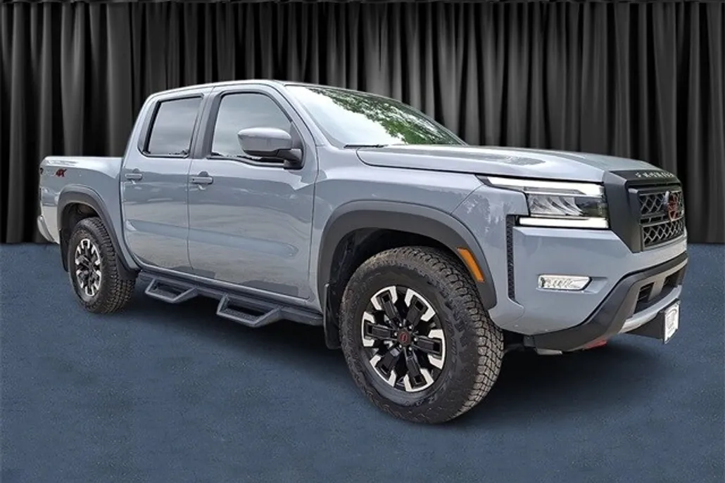 2023 Nissan Frontier PRO-4X photo 1