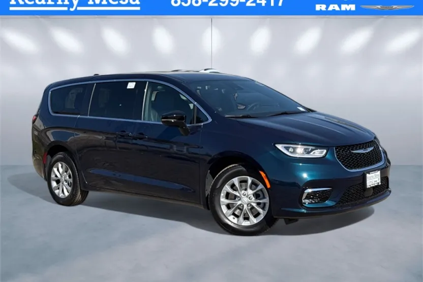 2025 Chrysler Pacifica photo 1