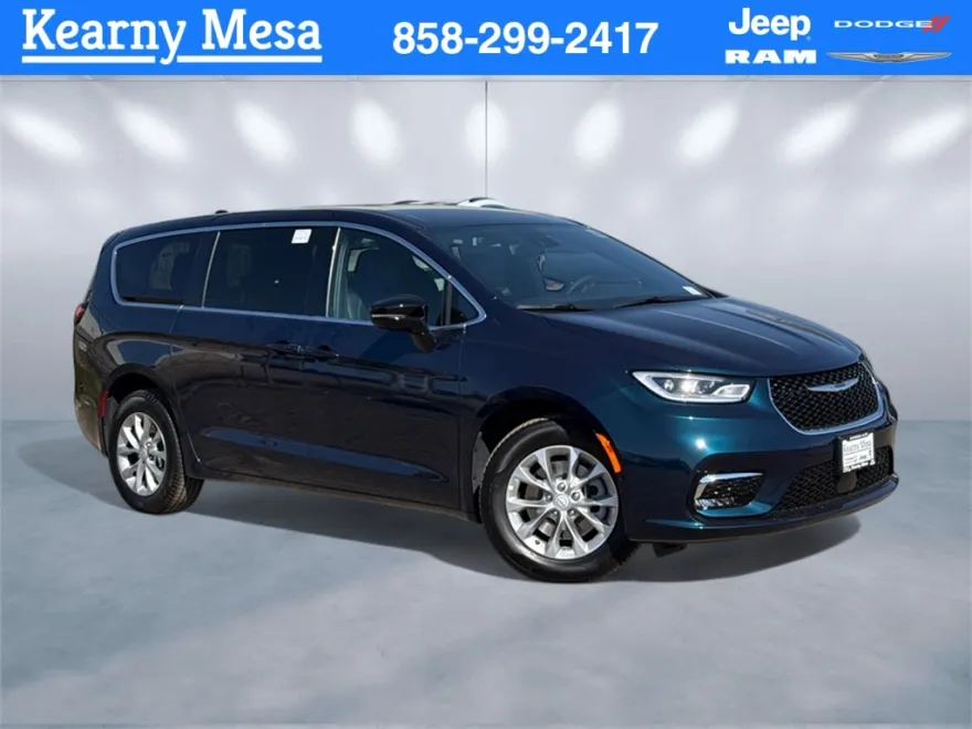 2025 Chrysler Pacifica photo 1