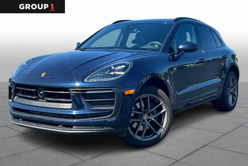 2023 Porsche Macan T photo 1