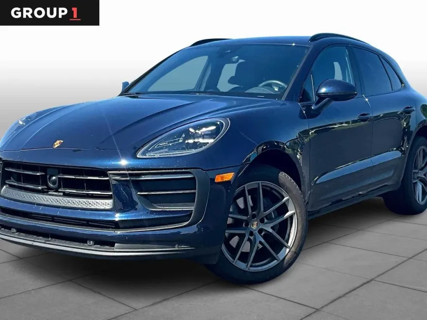 2023 Porsche Macan T photo 1
