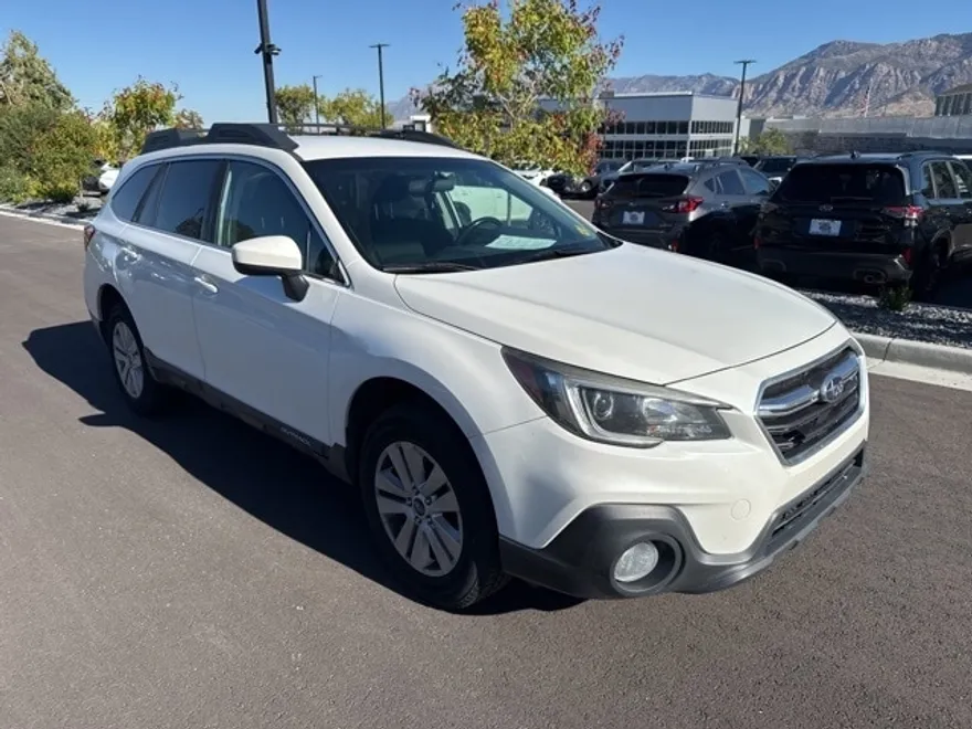 2018 Subaru Outback 2.5i Premium photo 1