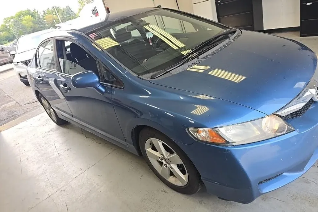 2011 Honda Civic photo 1