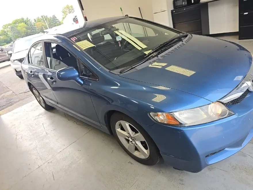 2011 Honda Civic photo 1