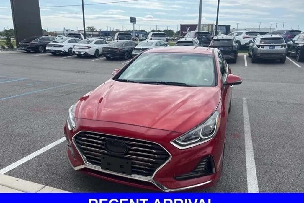 2018 Hyundai Sonata SEL photo 1