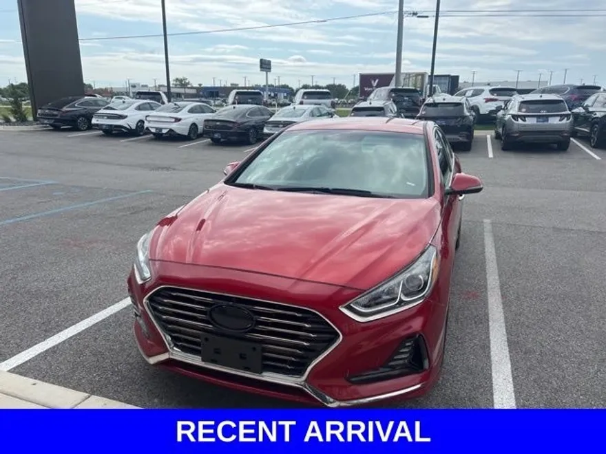 2018 Hyundai Sonata SEL photo 1