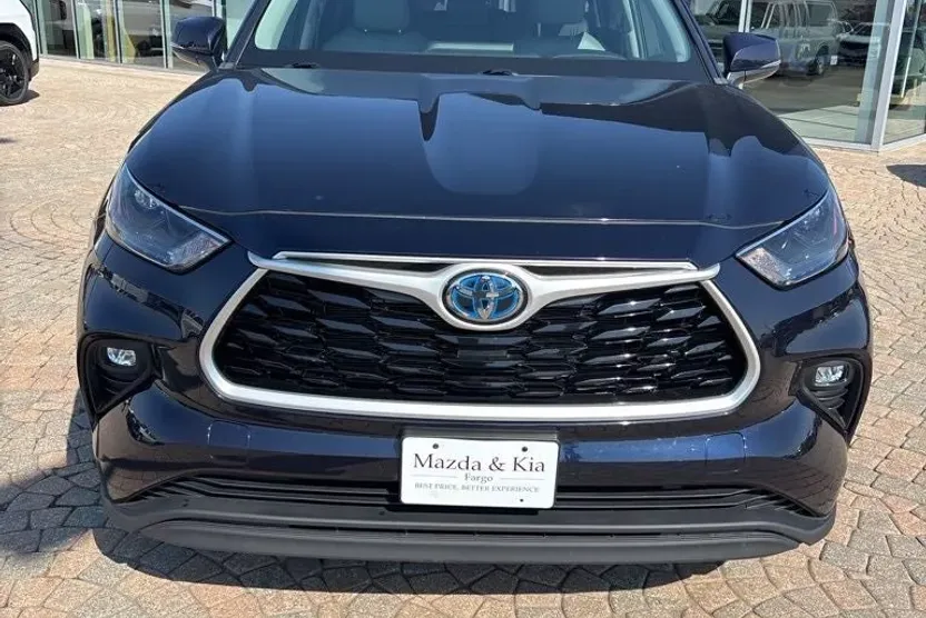 2022 Toyota Highlander Hybrid XLE photo 1