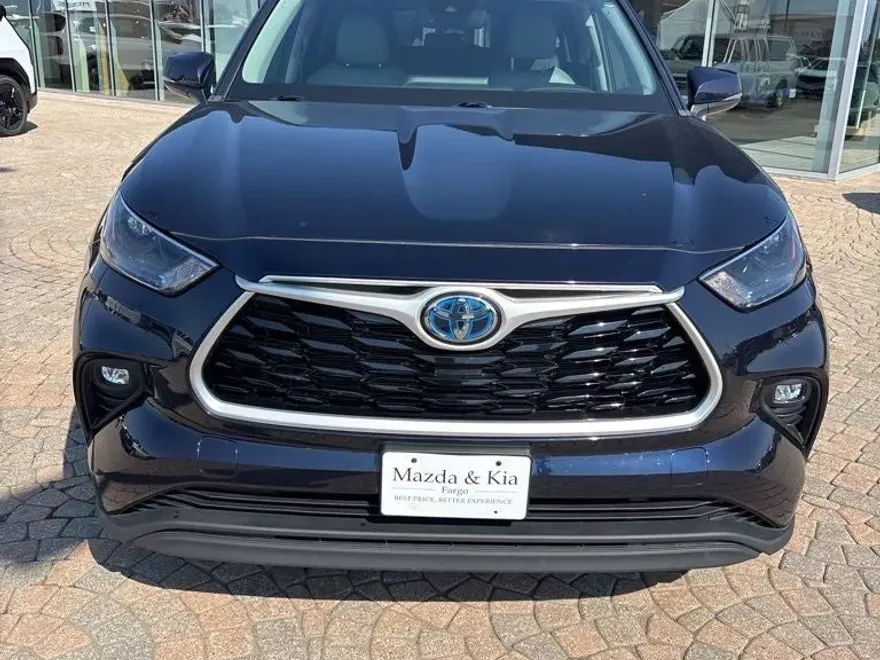 2022 Toyota Highlander Hybrid XLE photo 1
