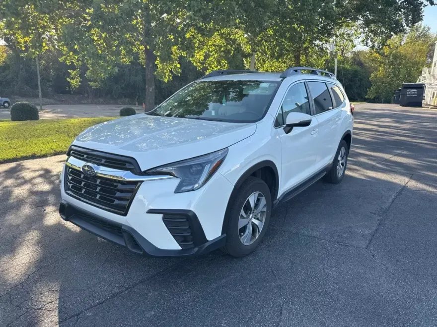 2023 Subaru Ascent Premium photo 1