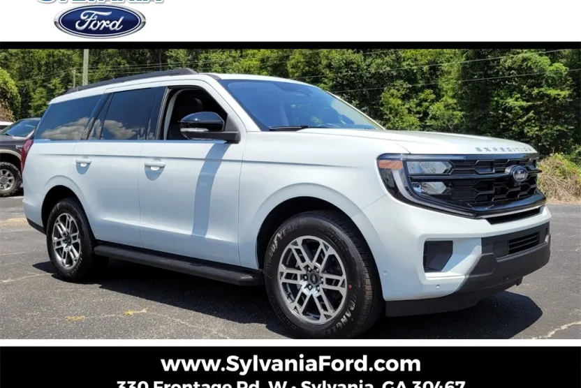 2025 Ford Expedition photo 1