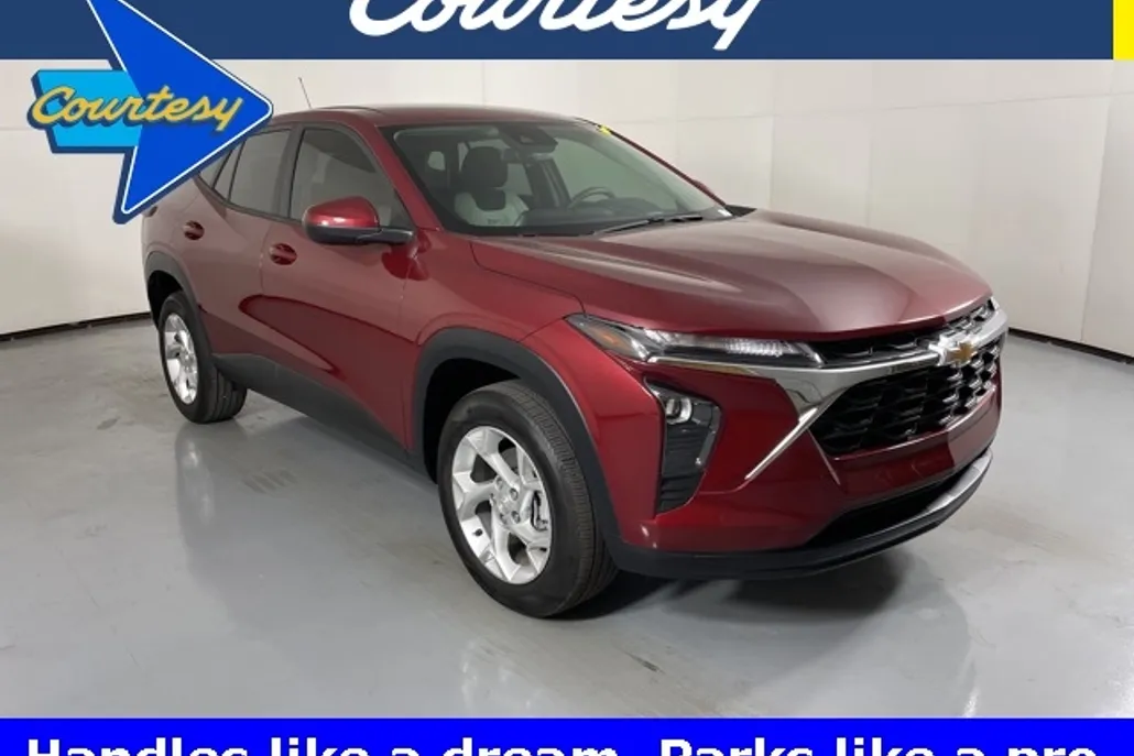 2024 Chevrolet Trax LS photo 1