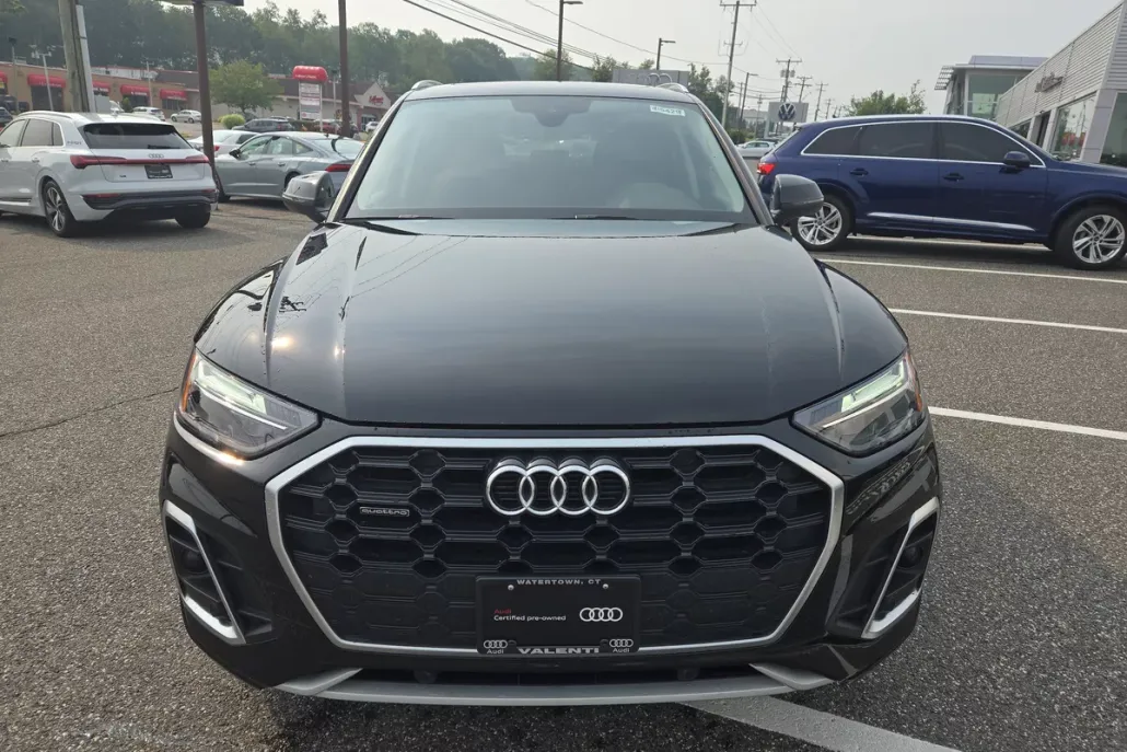 2023 Audi Q5 S line Premium photo 1