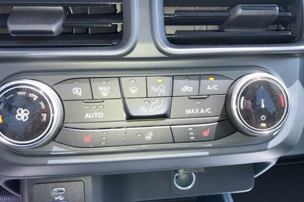 2024 Ford Maverick XLT photo 1