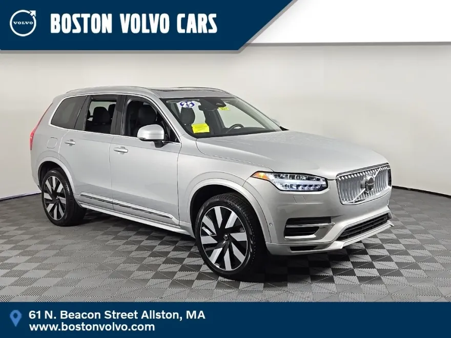 2025 Volvo XC90 T8 Plus photo 1