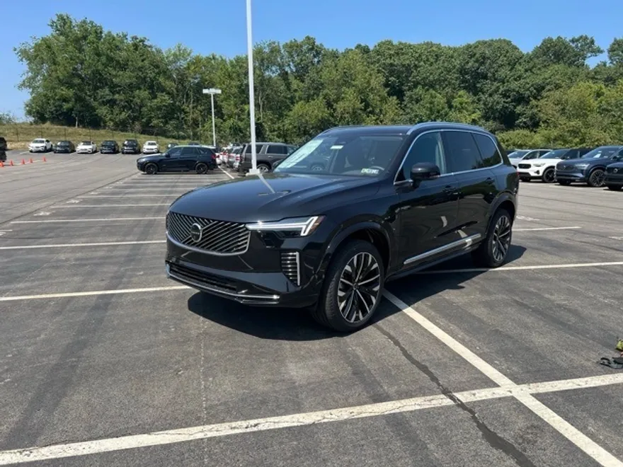 2026 Volvo XC90 Plus photo 1
