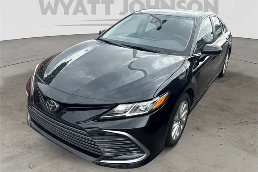 2024 Toyota Camry LE photo 1