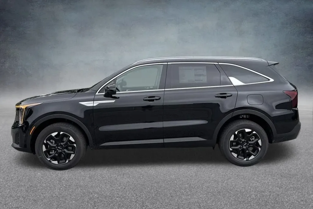 2026 Kia Sorento S photo 1