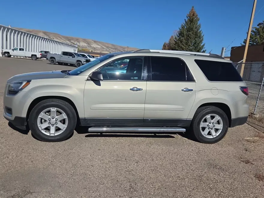 2013 Gmc Acadia SLE photo 1