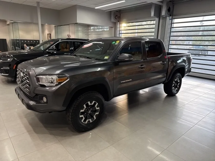 2023 Toyota Tacoma TRD Off-Road photo 1