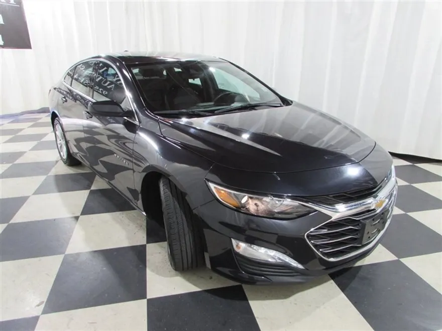 2023 Chevrolet Malibu 1LT photo 1