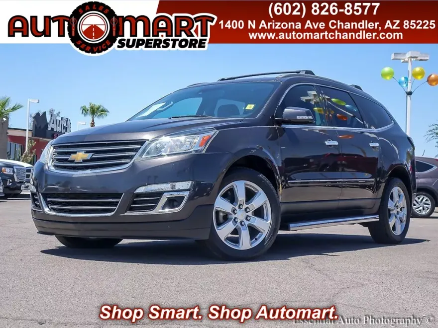 2017 Chevrolet Traverse Premier photo 1