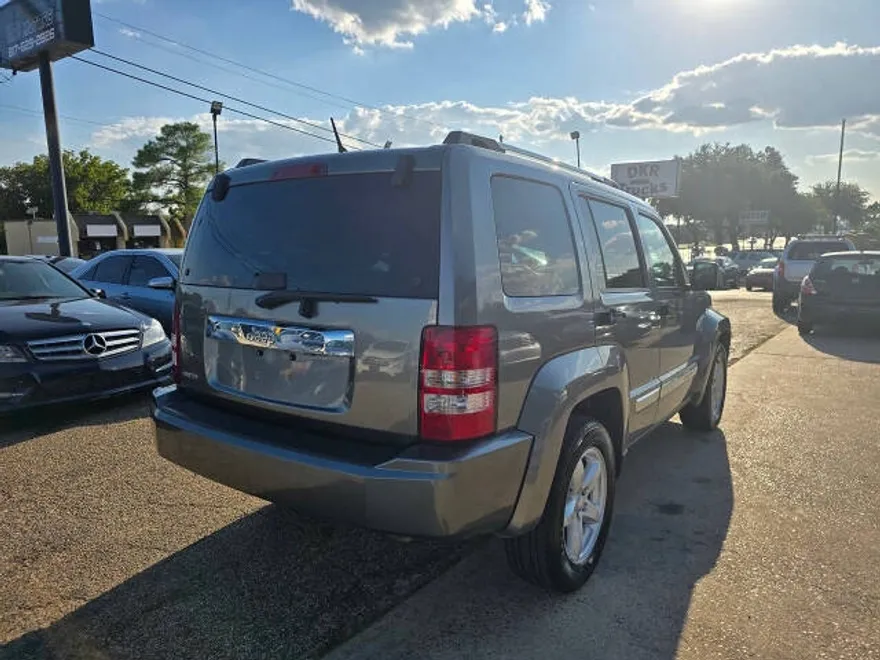 2012 Jeep Liberty Limited photo 1