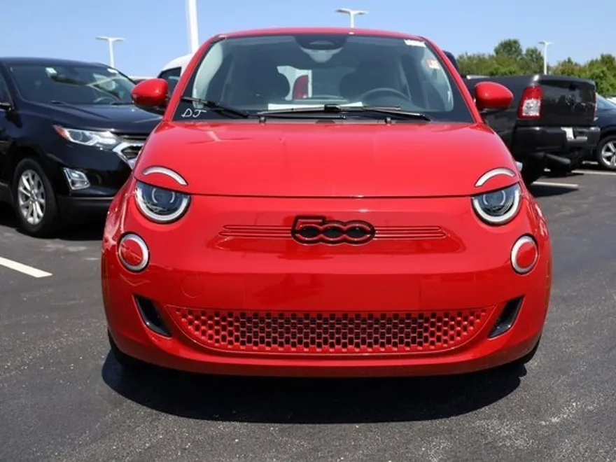 2024 Fiat 500e Red photo 1