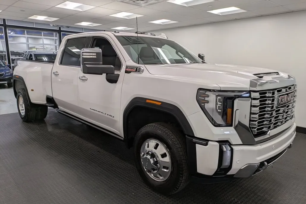 2024 Gmc Sierra 3500 HD Denali photo 1