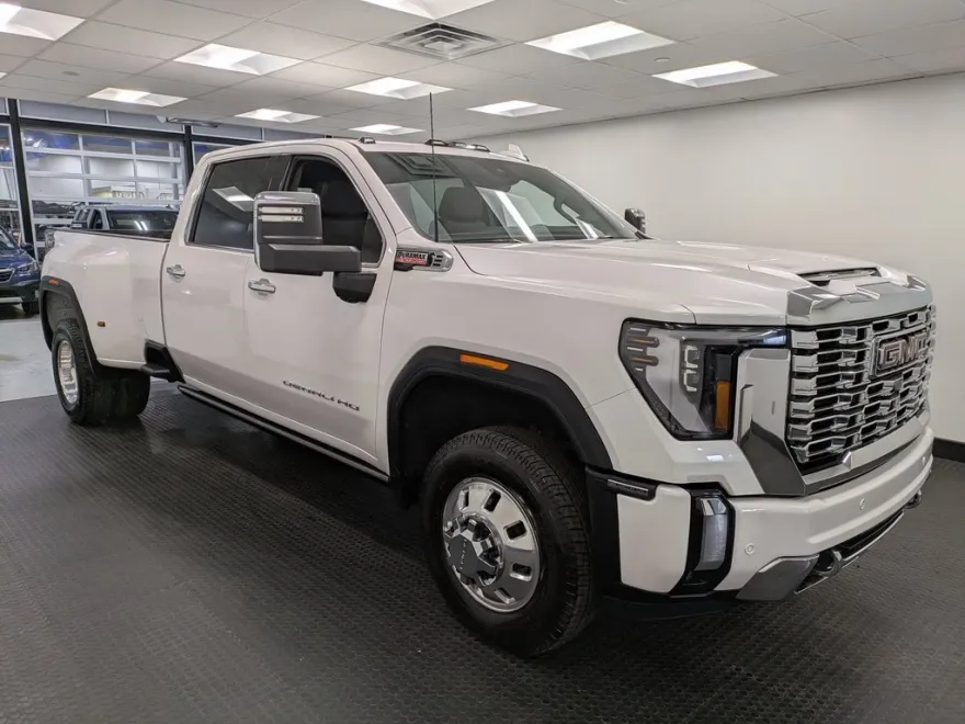 2024 Gmc Sierra 3500 HD Denali photo 1