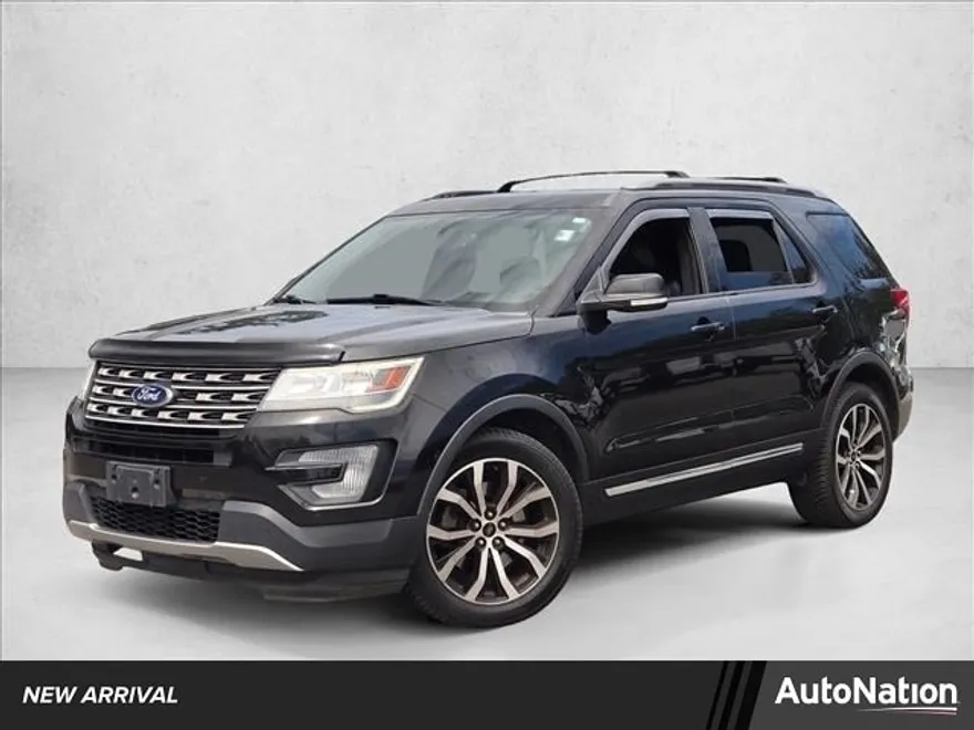 2017 Ford Explorer XLT photo 1