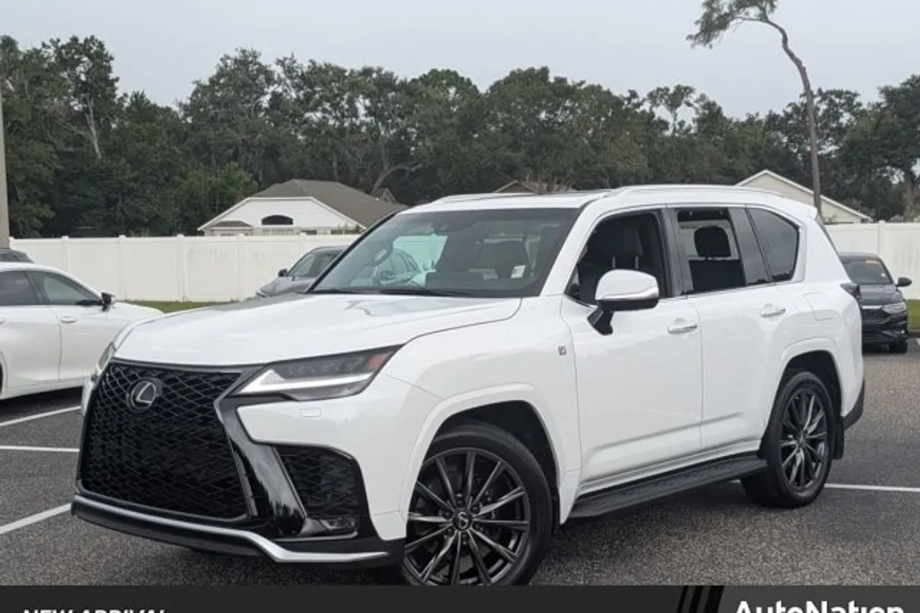 2023 Lexus LX 600 F SPORT photo 1