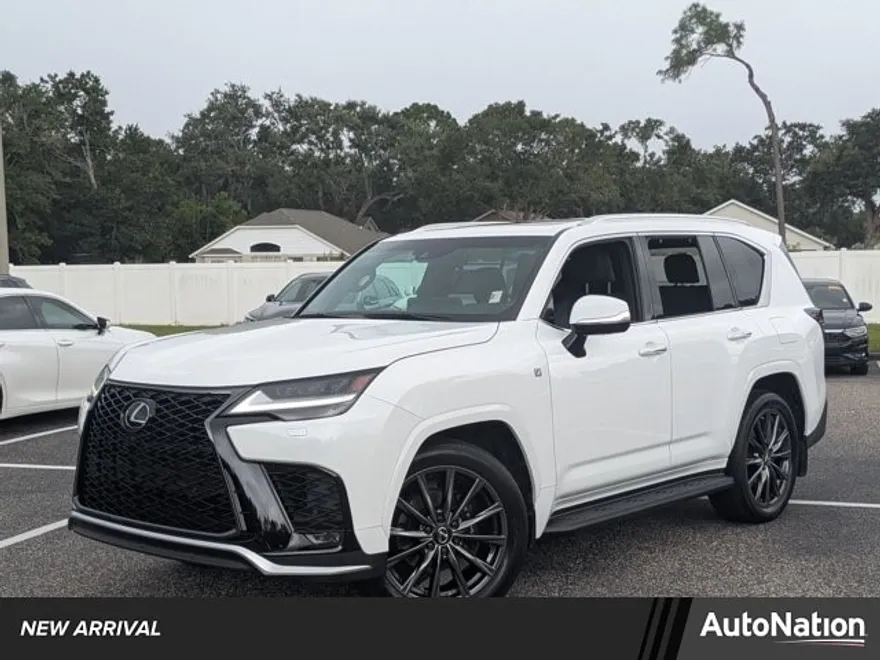 2023 Lexus LX 600 F SPORT photo 1