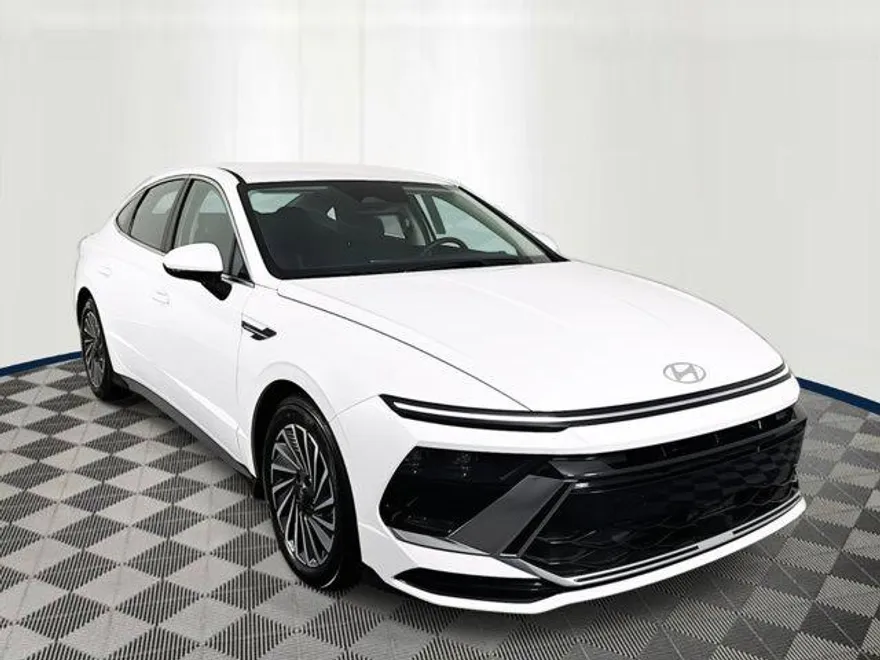2025 Hyundai Sonata Hybrid SEL photo 1