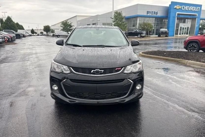 2019 Chevrolet Sonic LT photo 1