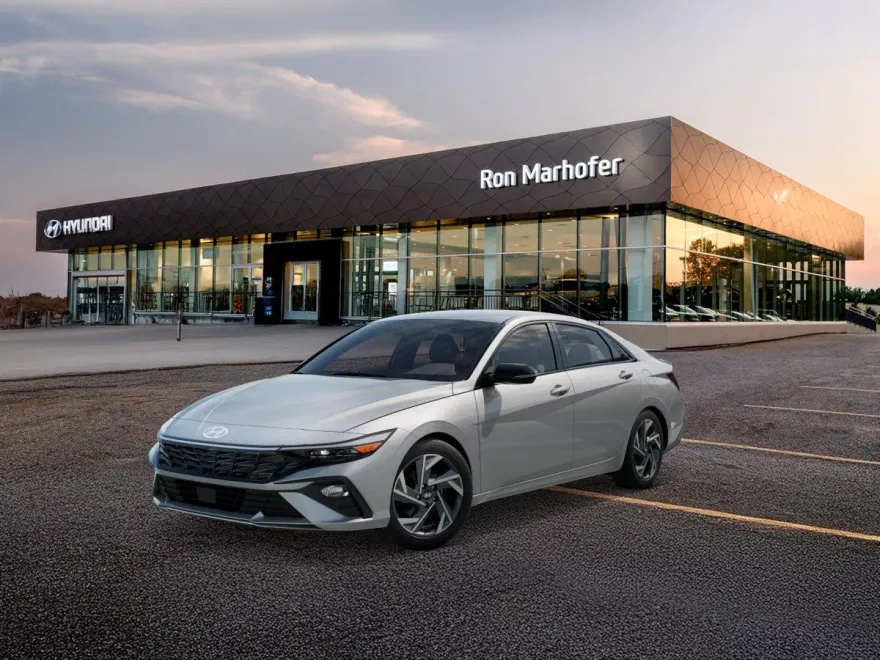 2025 Hyundai Elantra SEL Sport photo 1