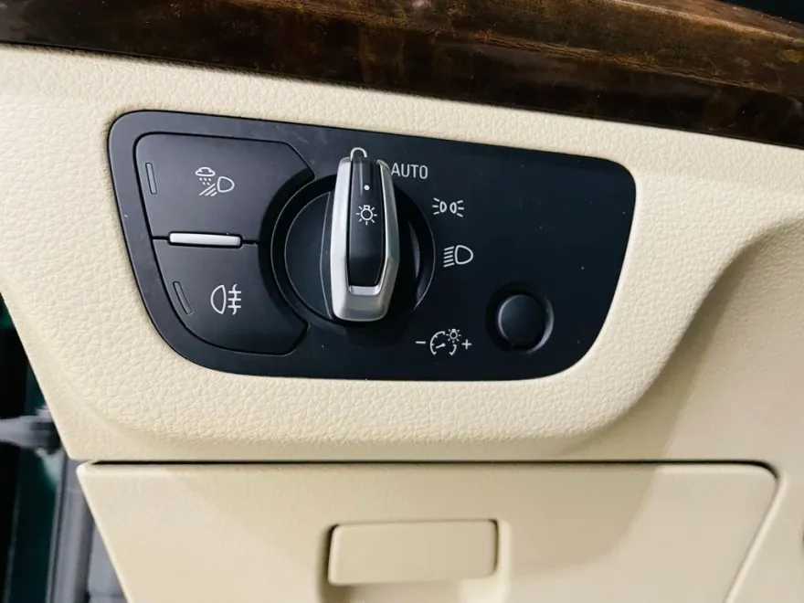 2020 Audi Q5 Premium Plus 45 TFSI S line photo 35