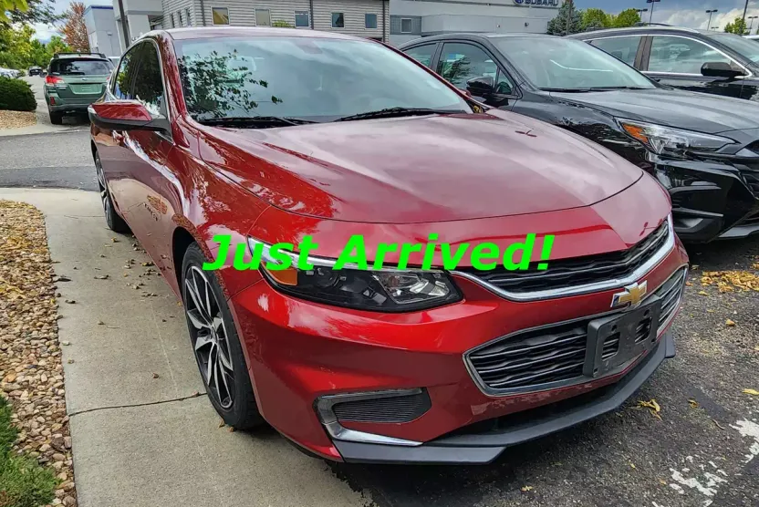 2017 Chevrolet Malibu 1LT photo 1