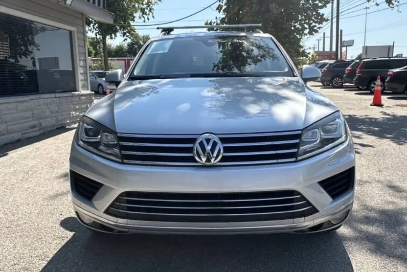 2016 Volkswagen Touareg VR6 Sport photo 1
