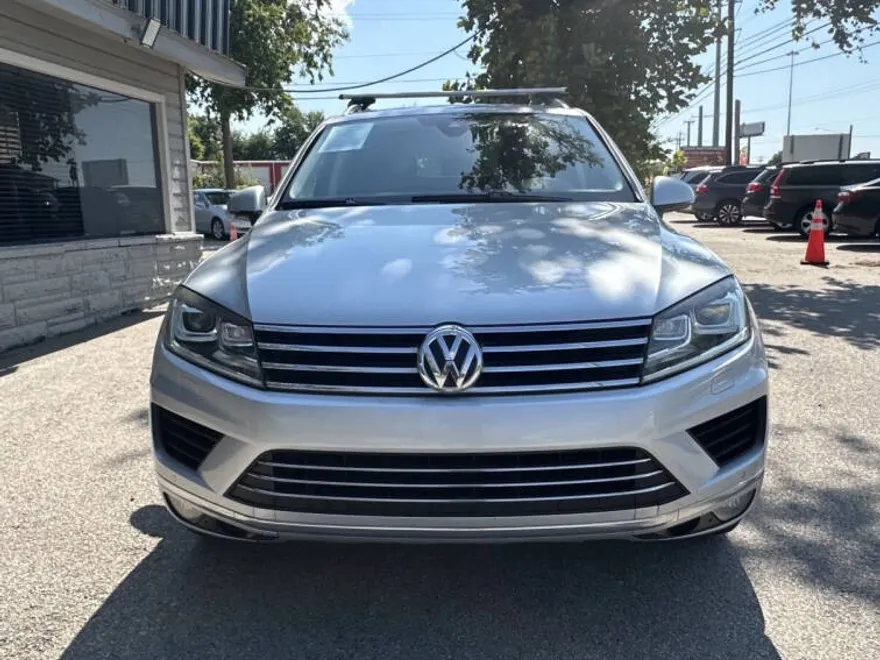 2016 Volkswagen Touareg VR6 Sport photo 1