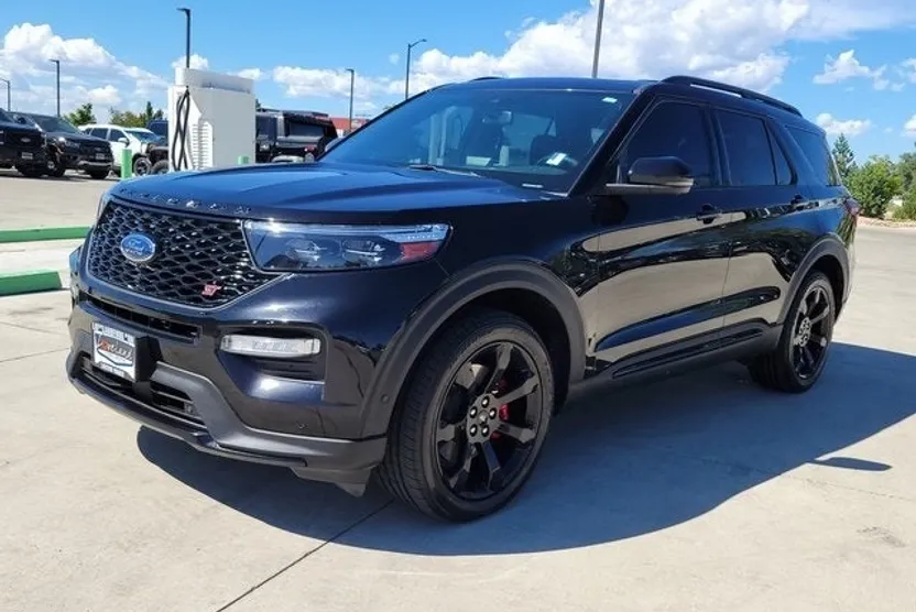 2020 Ford Explorer ST photo 1