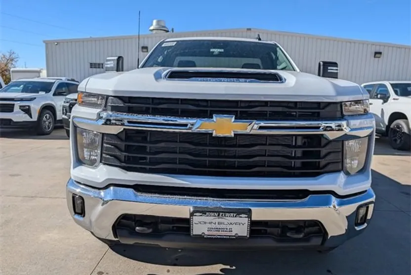 2025 Chevrolet Silverado 2500HD LT photo 1