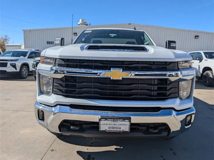 2025 Chevrolet Silverado 2500HD LT photo 1