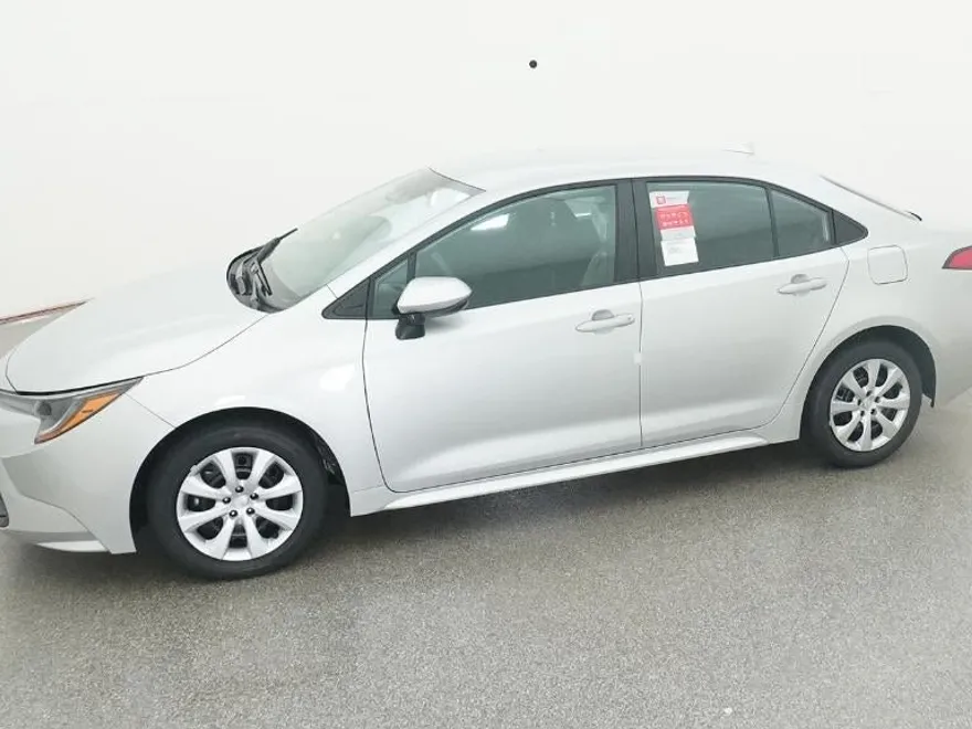2026 Toyota Corolla LE photo 1