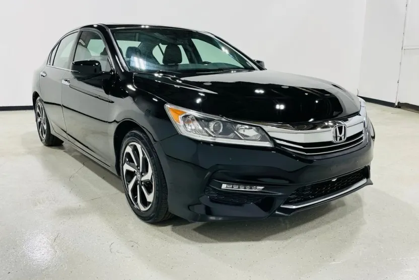 2017 Honda Accord EX-L photo 1