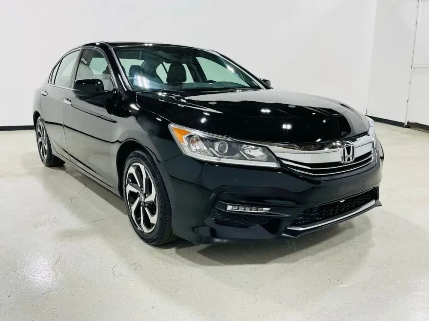 2017 Honda Accord EX-L photo 1
